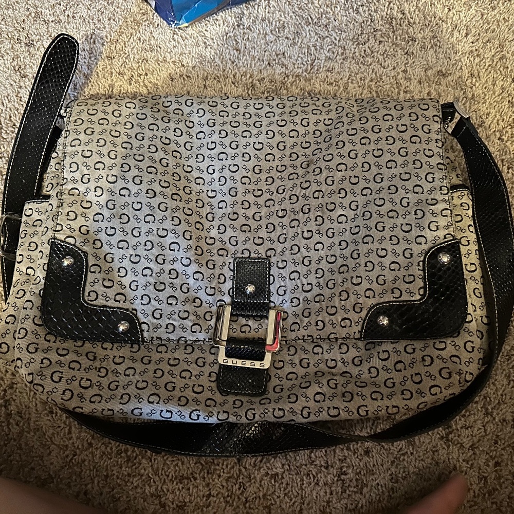 GUESS brief case carrier